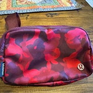 Lululemon Everywhere Belt Bag